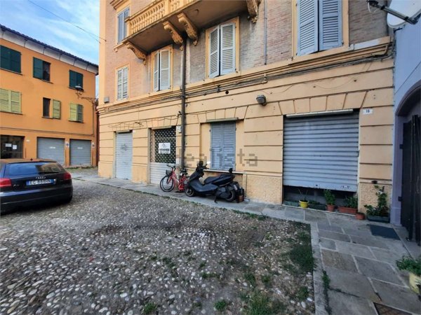 negozio in vendita a Modena in zona San Damaso
