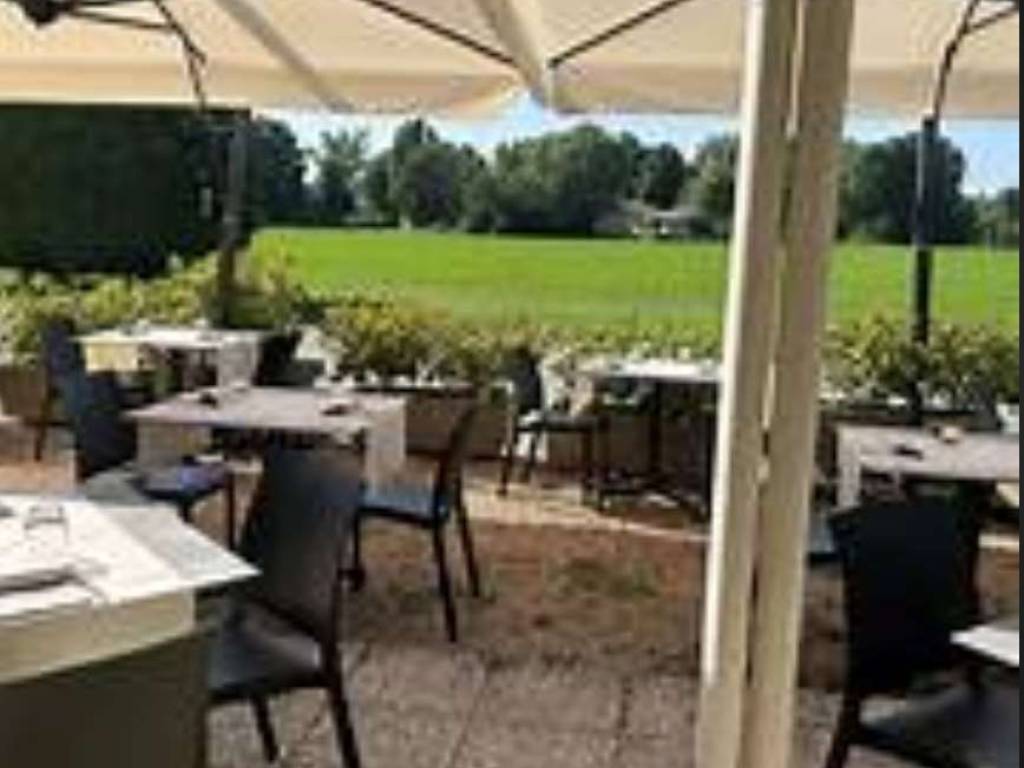 negozio in vendita a Modena in zona Vaciglio
