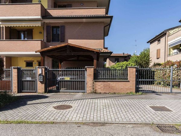 appartamento in vendita a Modena in zona Villanova