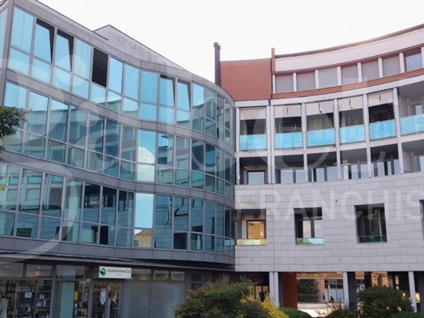 ufficio in vendita a Modena in zona Baggiovara