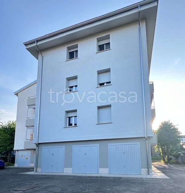 appartamento in vendita a Modena in zona Madonnina / Quattro Ville