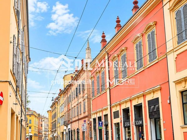 appartamento in vendita a Modena in zona Centro Storico