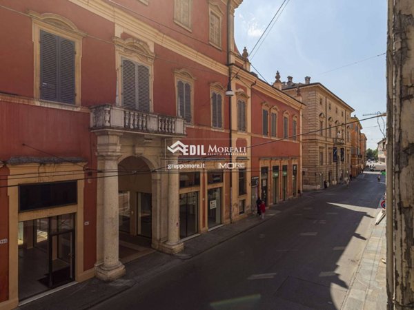 appartamento in vendita a Modena in zona Centro Storico