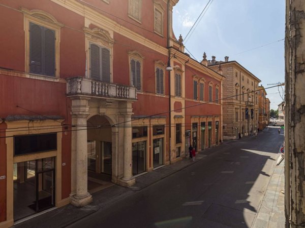 appartamento in vendita a Modena in zona Centro Storico