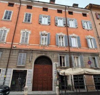 appartamento in vendita a Modena in zona Centro Storico
