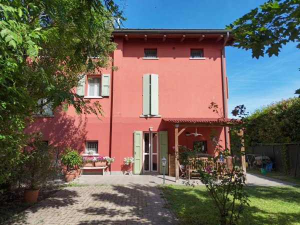 casa indipendente in vendita a Modena in zona Buon Pastore