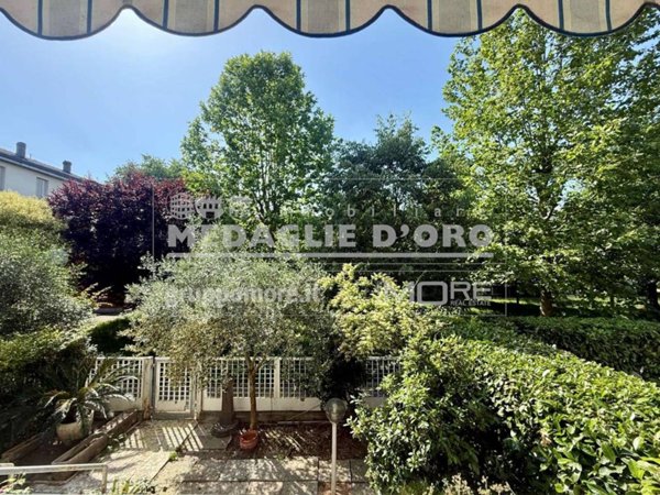 casa indipendente in vendita a Modena