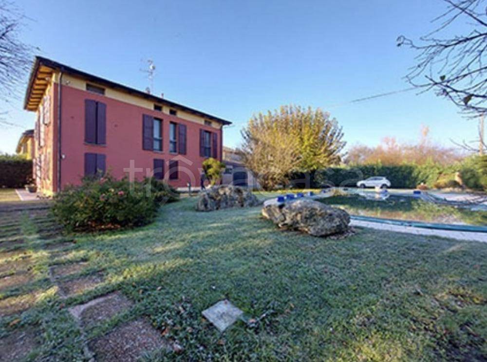 casa indipendente in vendita a Modena in zona Madonnina / Quattro Ville