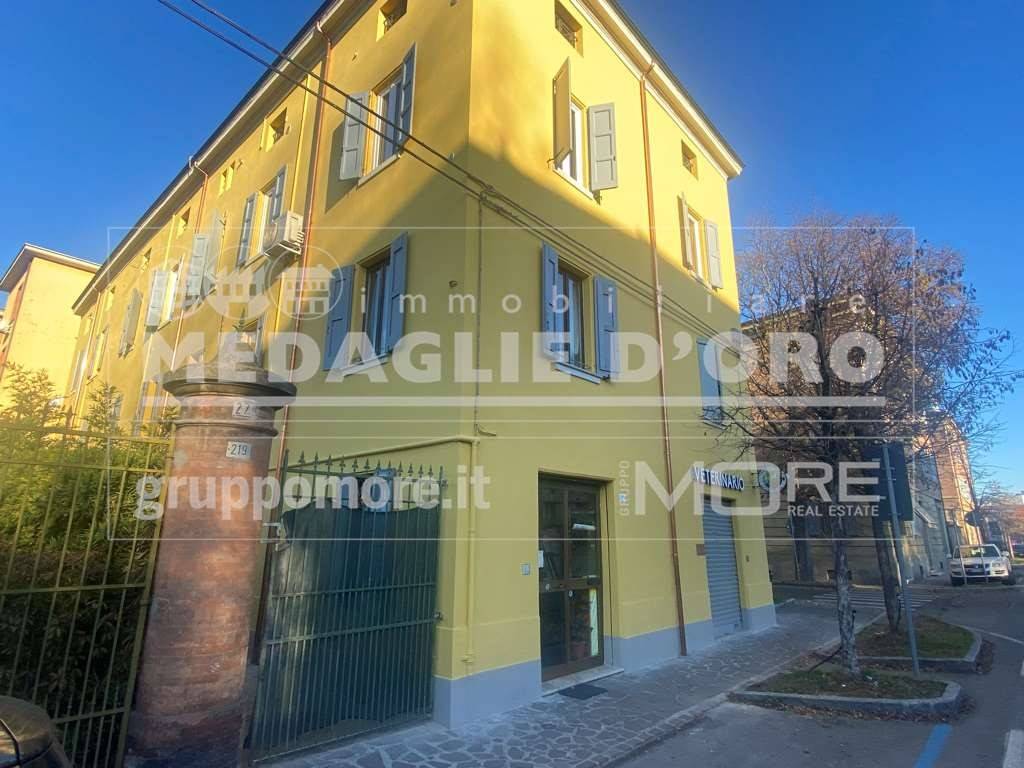 negozio in vendita a Modena in zona Sant'Agnese