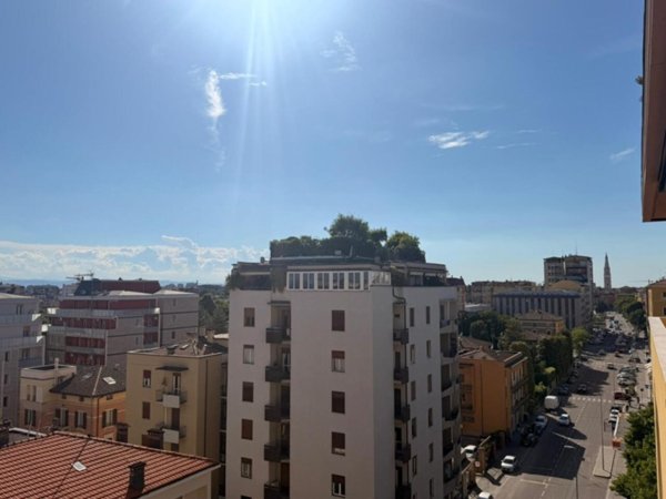 appartamento in vendita a Modena in zona Crocetta