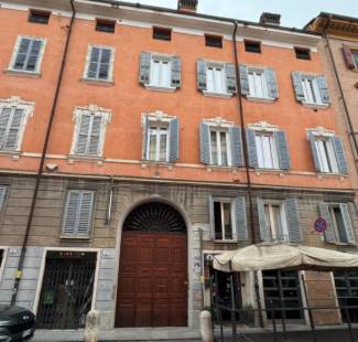 appartamento in vendita a Modena in zona Centro Storico