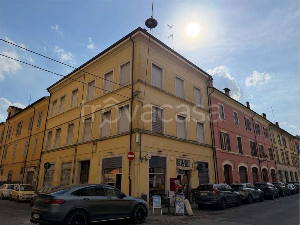 appartamento in vendita a Modena in zona Centro Storico
