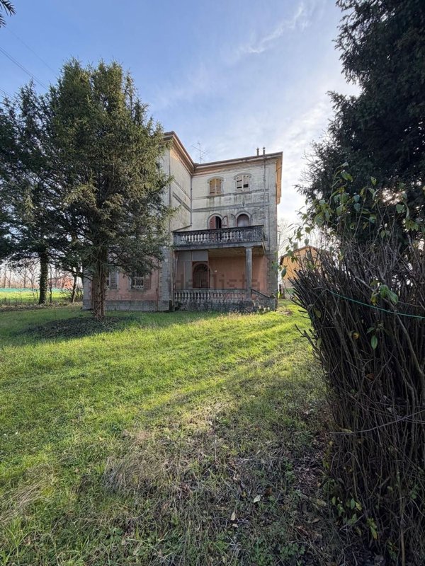 casa indipendente in vendita a Modena in zona San Damaso