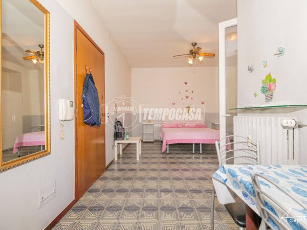 appartamento in vendita a Modena in zona Madonnina / Quattro Ville