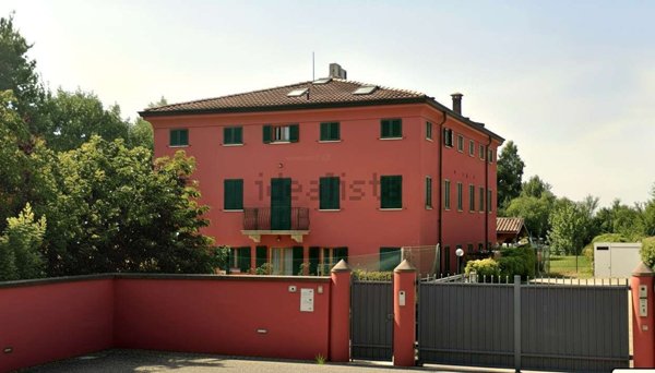appartamento in vendita a Modena in zona Vaciglio