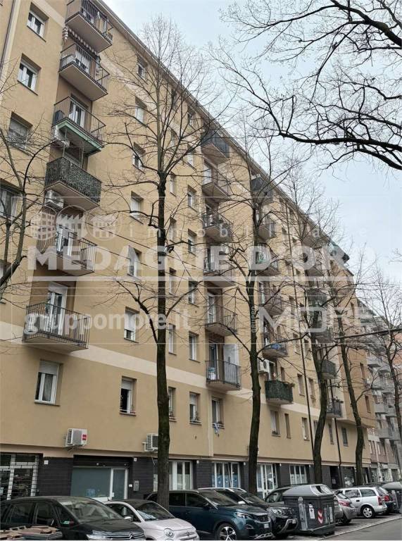 negozio in vendita a Modena in zona Crocetta