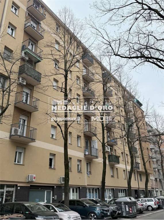 negozio in vendita a Modena in zona Crocetta