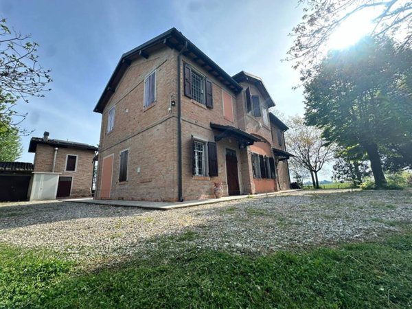 casa indipendente in vendita a Modena in zona Marzaglia