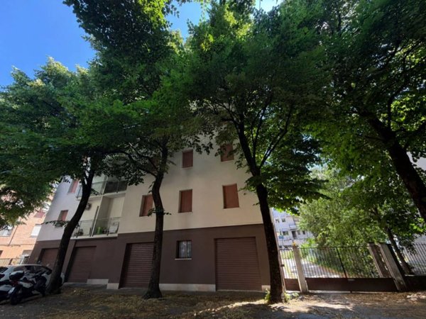 appartamento in vendita a Modena in zona San Lazzaro / Modena Est