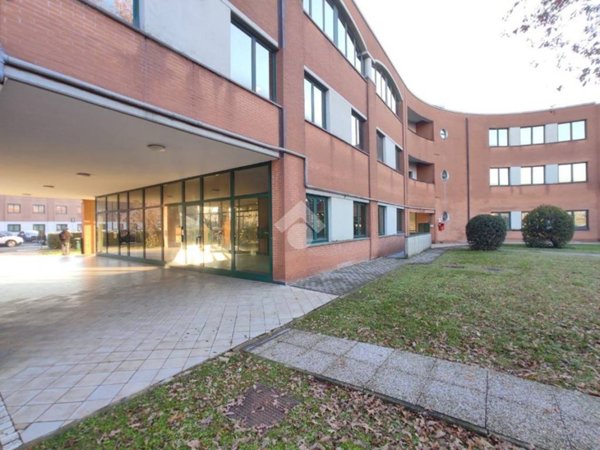 ufficio in vendita a Modena in zona San Lazzaro / Modena Est