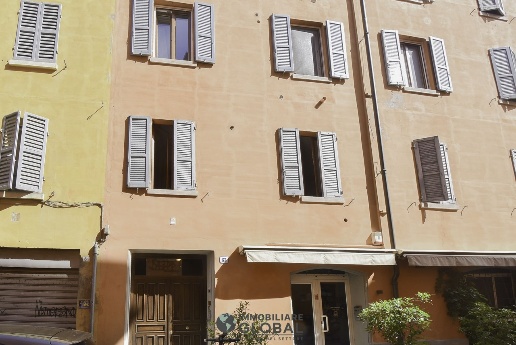 appartamento in vendita a Modena in zona Centro Storico