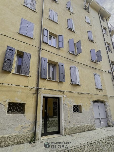appartamento in vendita a Modena in zona Centro Storico