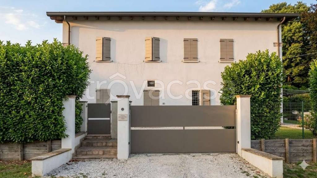 casa indipendente in vendita a Modena in zona San Damaso