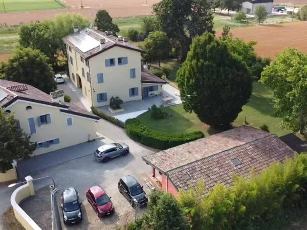 casa indipendente in vendita a Modena in zona Cognento