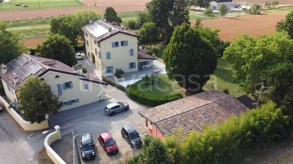 casa indipendente in vendita a Modena in zona Cognento