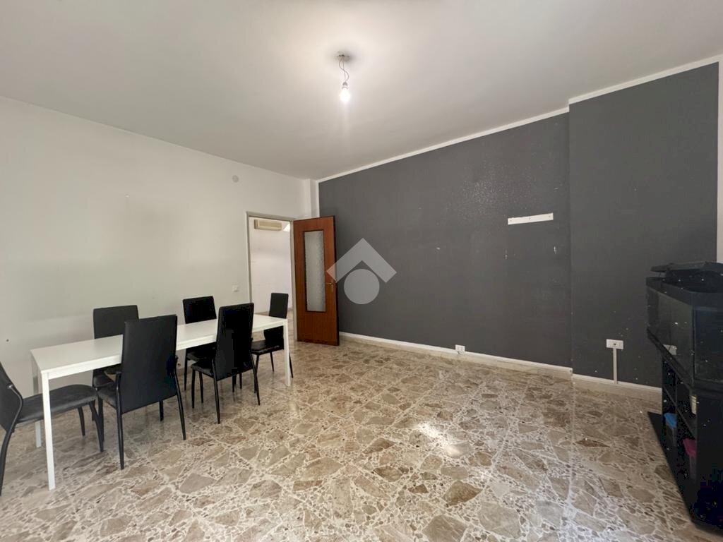 appartamento in vendita a Modena in zona Crocetta