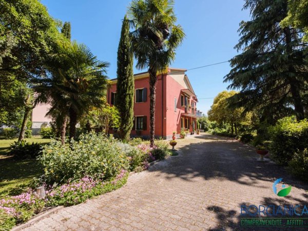 casa indipendente in vendita a Modena in zona Crocetta
