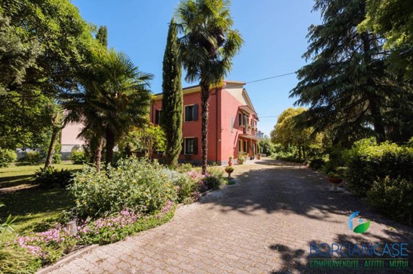 casa indipendente in vendita a Modena
