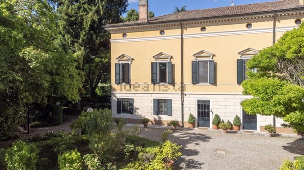 villa in vendita a Modena in zona Centro Storico