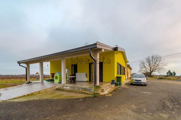 casa indipendente in vendita a Modena in zona Villanova