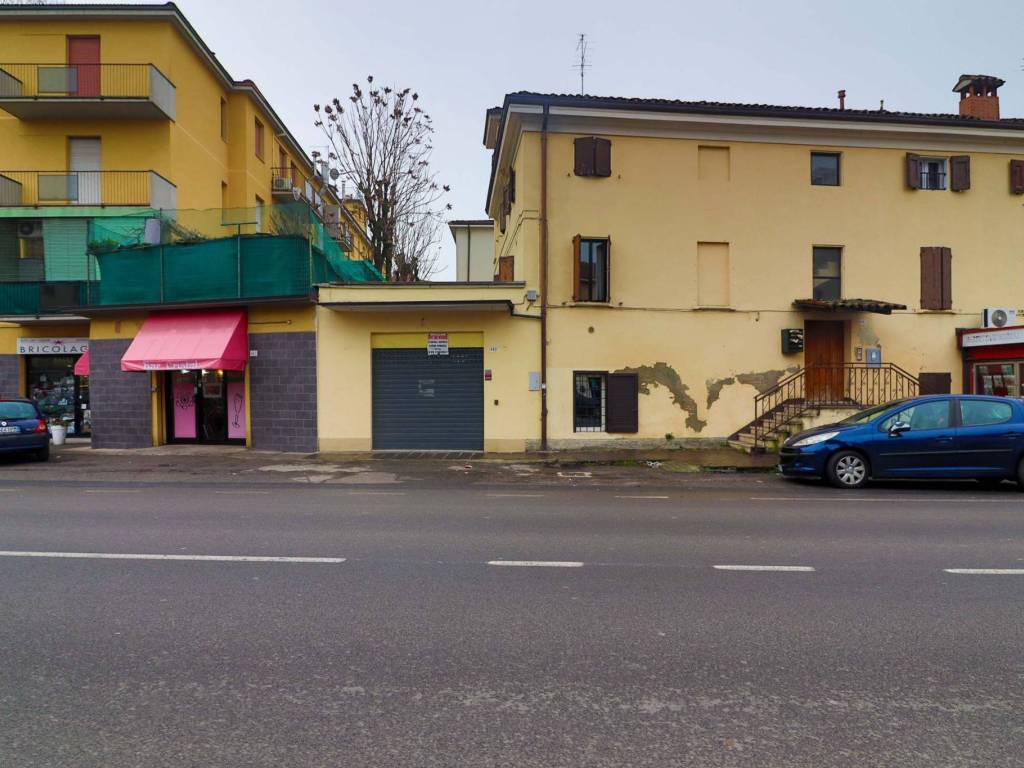 negozio in vendita a Modena in zona Sant'Agnese