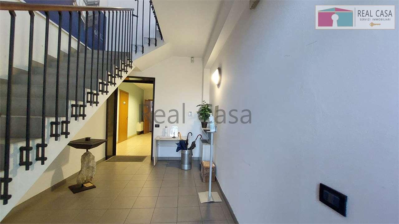 negozio in vendita a Modena in zona Lamarmora