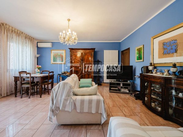 casa indipendente in vendita a Modena in zona San Faustino