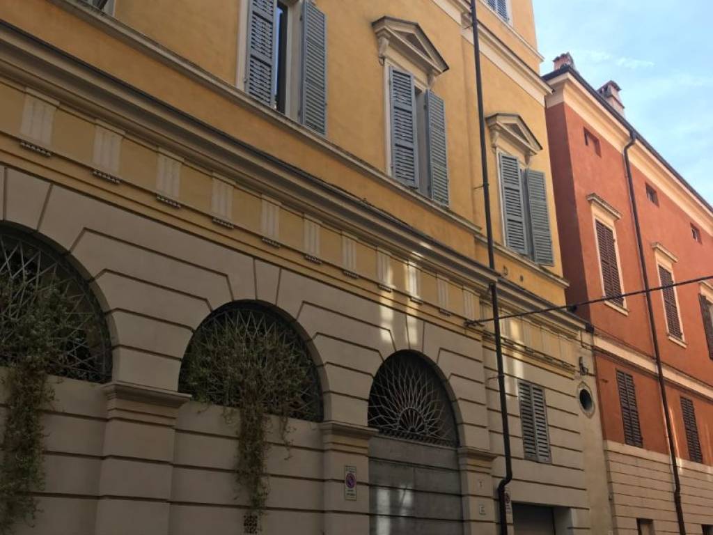 appartamento in vendita a Modena in zona Centro Storico