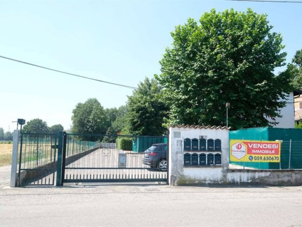 casa indipendente in vendita a Modena in zona San Lazzaro / Modena Est