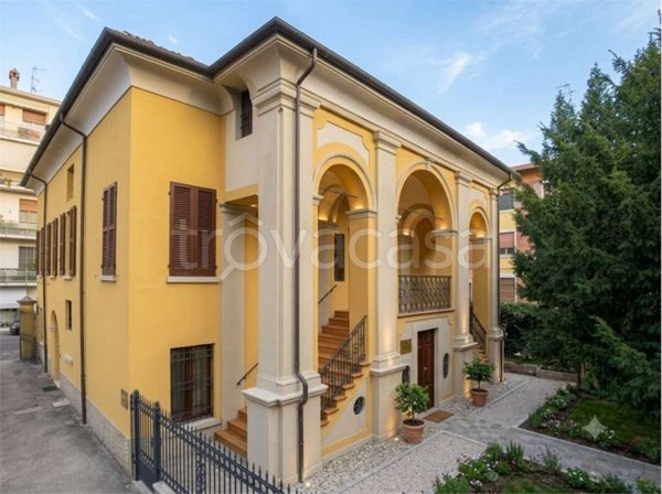 casa indipendente in vendita a Modena in zona San Faustino