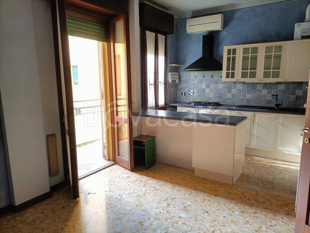 appartamento in vendita a Modena in zona Centro Storico