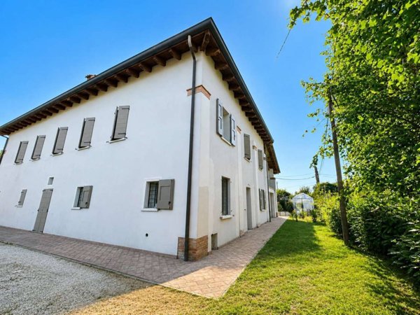 casa indipendente in vendita a Modena in zona San Damaso