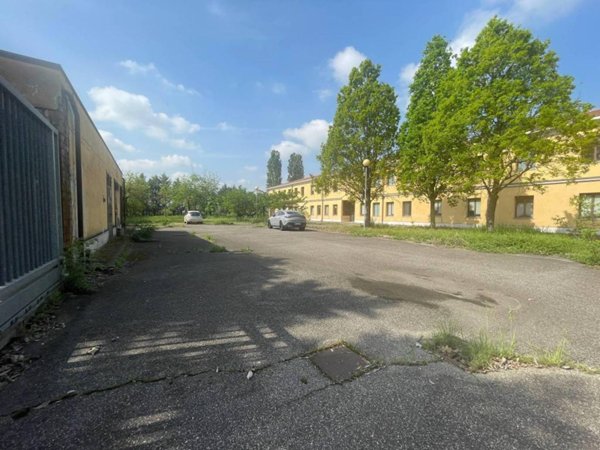 intera palazzina in vendita a Modena in zona Lamarmora