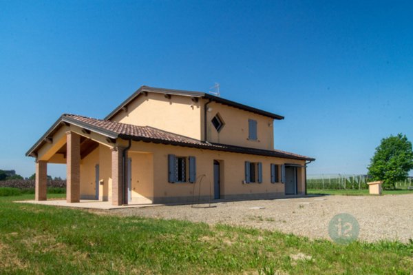 casa indipendente in vendita a Modena