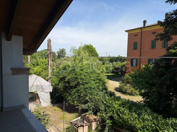 casa indipendente in vendita a Modena in zona San Damaso