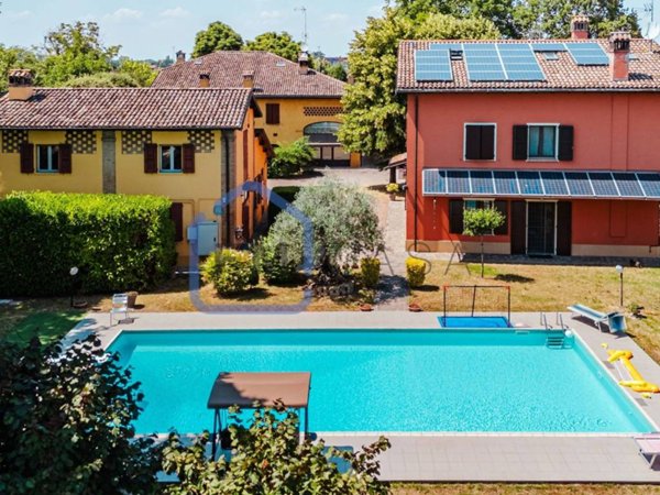 casa indipendente in vendita a Modena