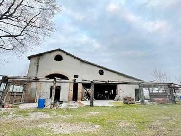 casale in vendita a Modena in zona Baggiovara