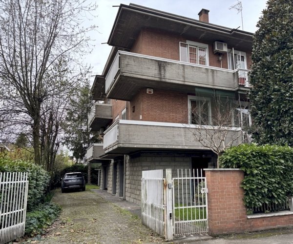 casa indipendente in vendita a Modena in zona Buon Pastore