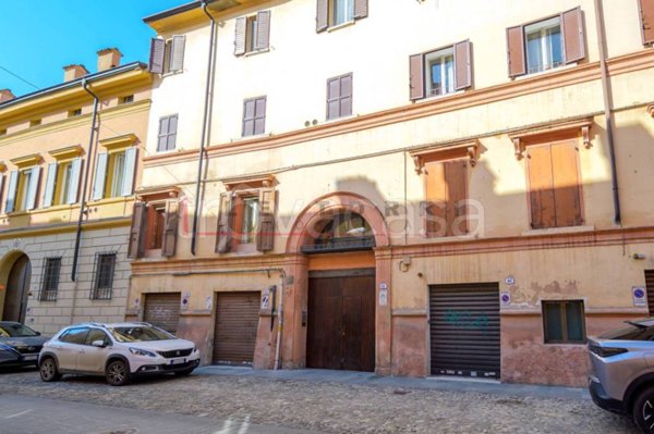 negozio in vendita a Modena in zona Centro Storico