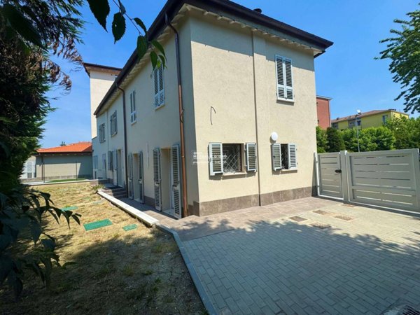 casa indipendente in vendita a Modena in zona Buon Pastore